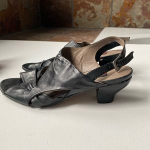 Vintage everybody black heel